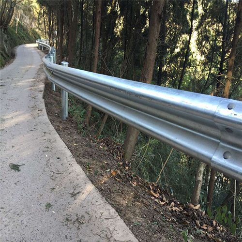 廣西波形護(hù)欄市政護(hù)欄廠家直售，本地廠家一手發(fā)貨
